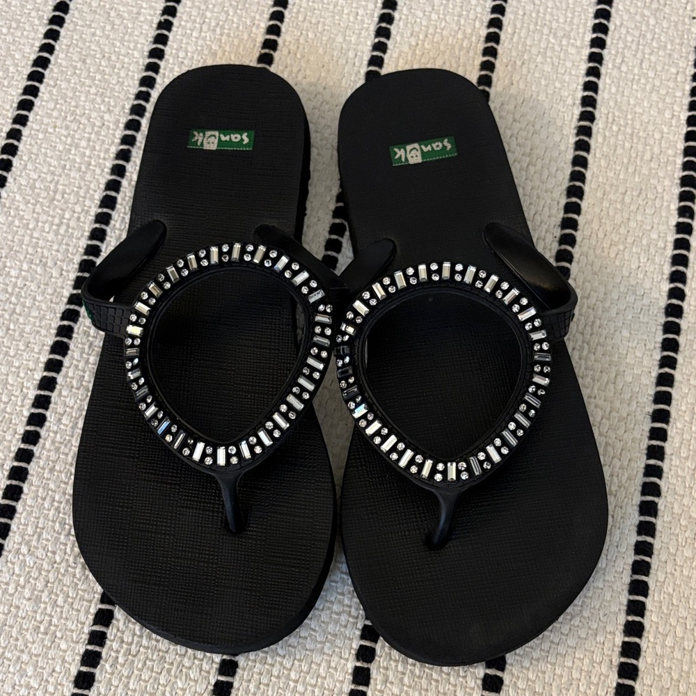 Sanuk Black Sandals with Sparkling Accents